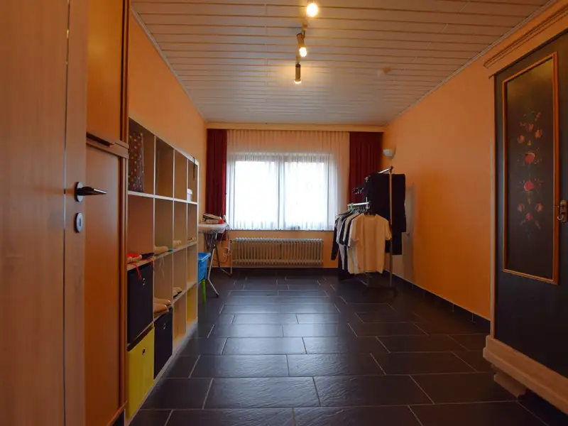 Restaurant and Guest Accommodation with Owner's Apartment in Modernized Facility