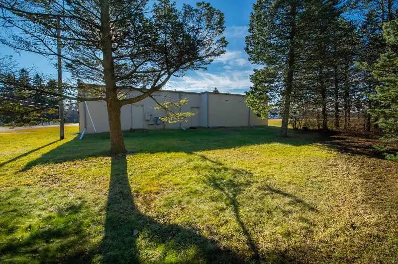 Large Commercial Building with 420 Feet Frontage on State Highway 32, Zoned B-2
