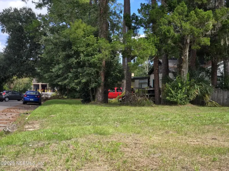 Commercial Property with Fixer-upper Home on High-traffic Corner in Jacksonville