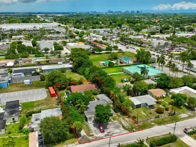 Well-maintained 6-unit Multifamily Property in South Florida with Value-add Potential
