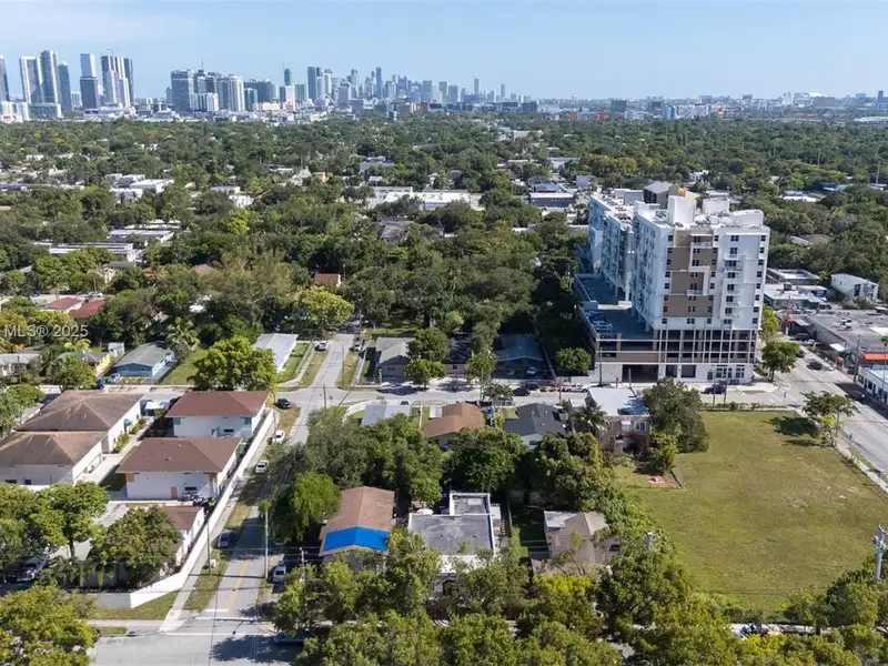 5-unit Multifamily Property in Miami's Opportunity Zone with Development Potential and Upgrades
