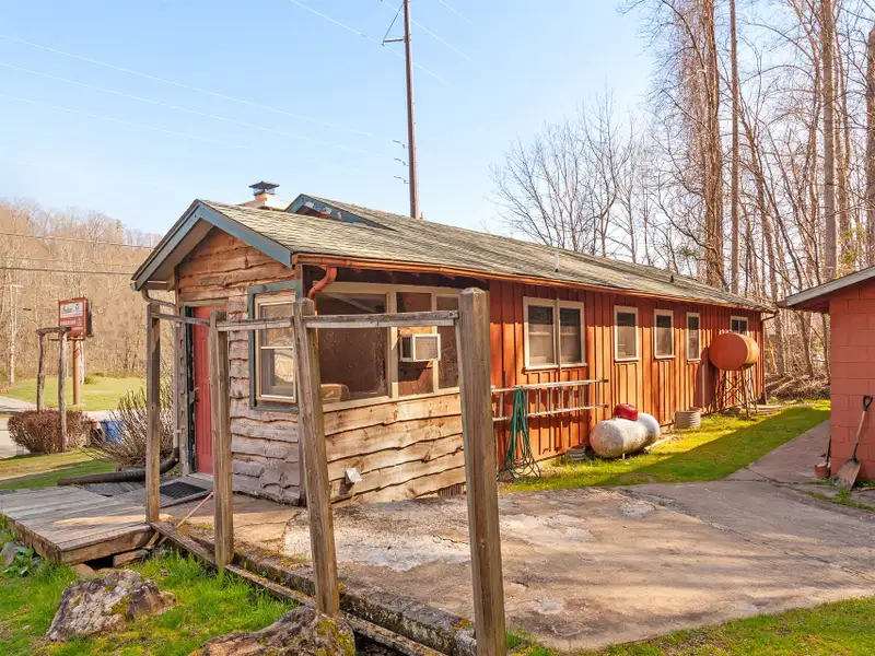 Commercial Building and 3-bedroom Cabin on High-traffic Soco Road, Mv, Nc