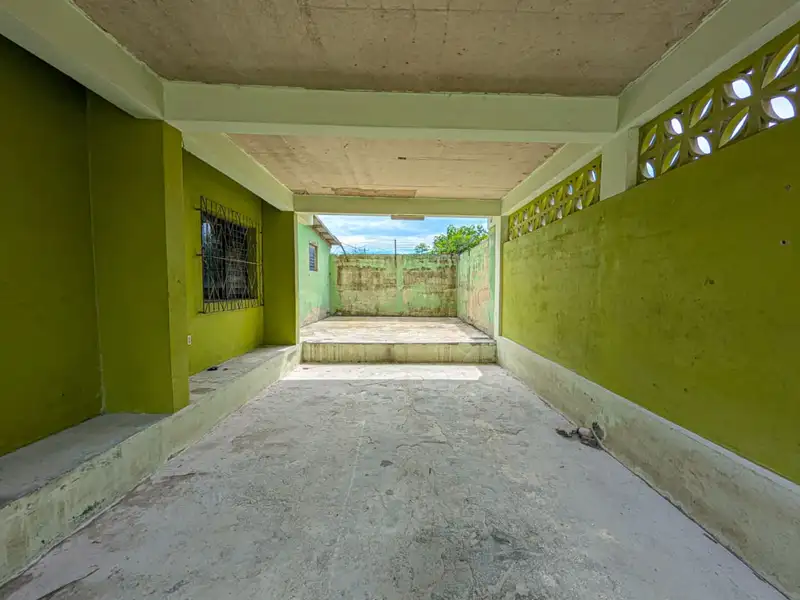 Versatile Residential/commercial Property in Kontiki Area, San Ignacio