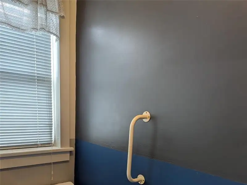 End Unit Commercial Space for Rent Near Main St. - Ideal for Retail or Professional Use