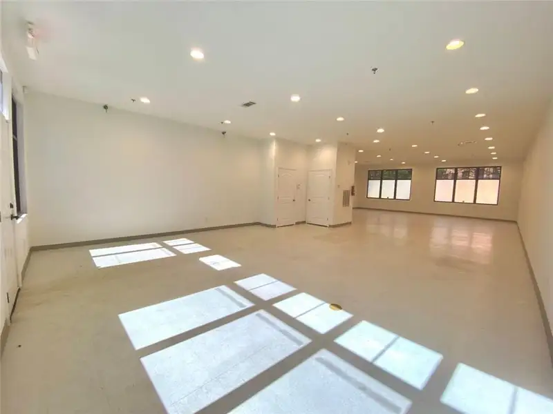 Street Level Office Space in Highland Grove Business Complex, Ideal for Professional Services