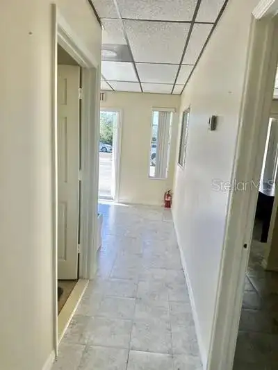 End Unit Office Space for Lease in New Port Richey - 850 Sq Ft, Multiple Offices
