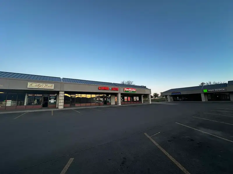 Retail Unit in Coronado Plaza Shopping Center with High Visibility and Accessibility