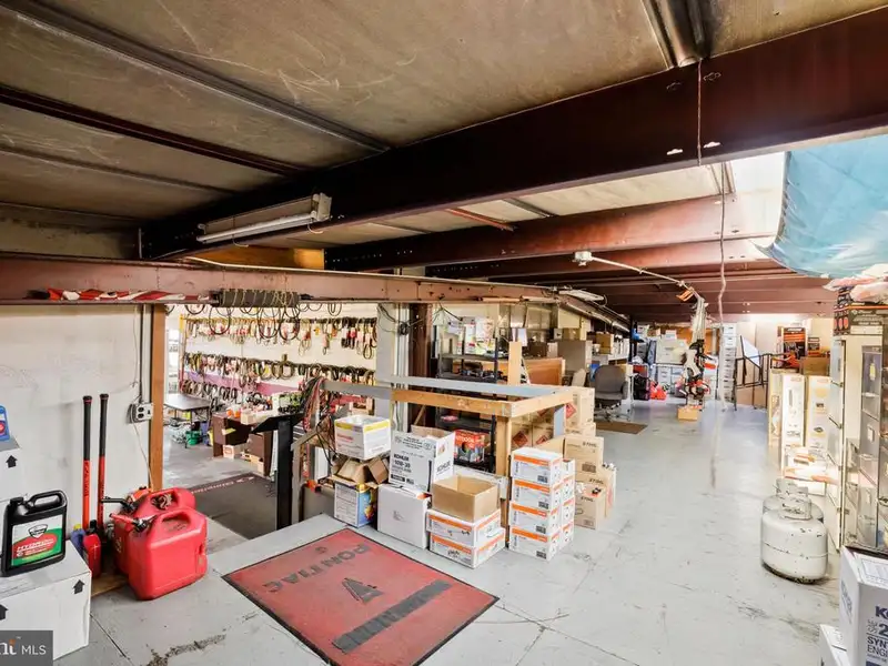 Mixed-use Commercial Building on Congress Street, New Market - 9,940 Sq Ft with Expansion Potential