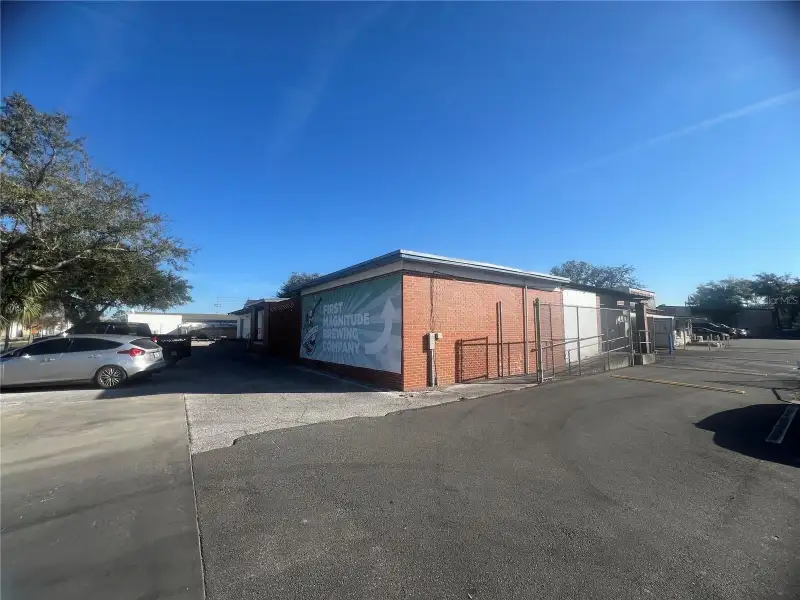 Income-producing Investment Property on South Main Street, 6.05 Acres with Diverse Tenants