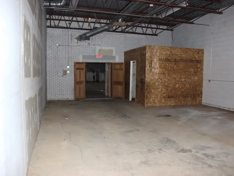 Retail or Professional Office Space for Lease Near Yale University and Rt15, 3400 Sf