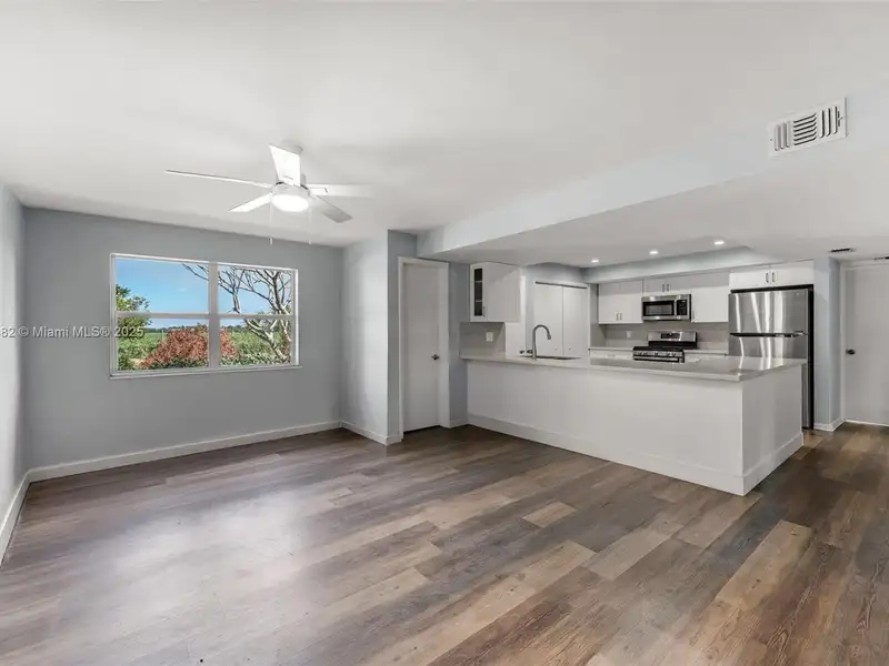 Remodeled 5-bedroom Home on 1 Acre in Redlands Near National Parks