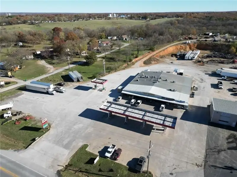 Established Truck Stop and Convenience Store with Restaurant in High-traffic Location