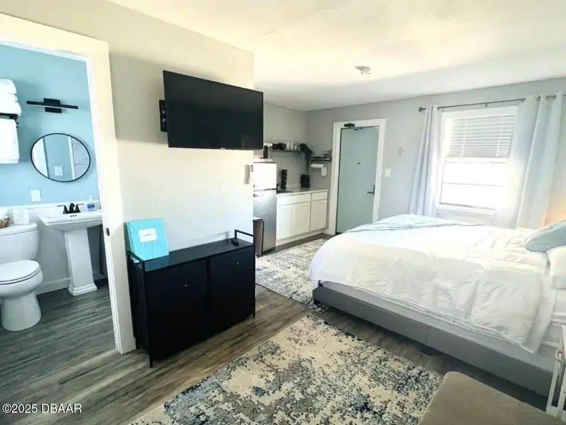 Turnkey 9-unit Motel with Renovated Efficiencies on Atlantic Ave