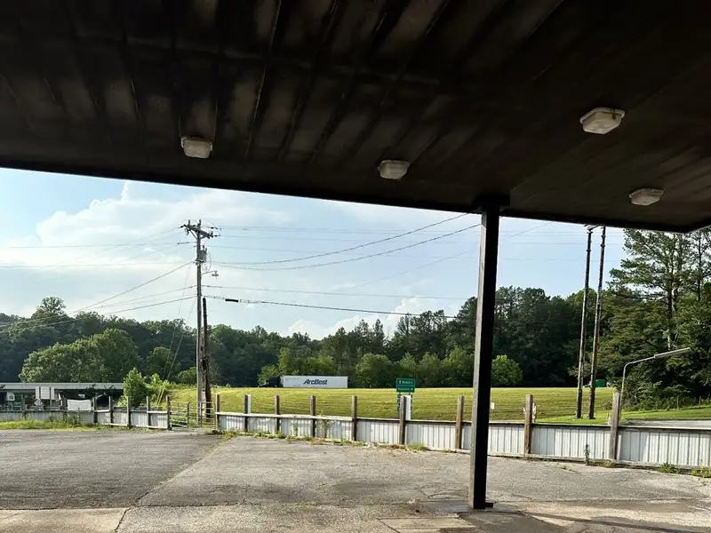 Commercial Restaurant with Rv Hookups and Additional Lot Near I-40 Exit 152
