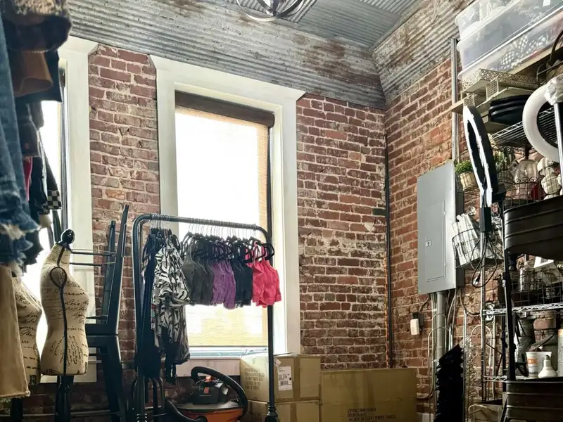 Retail Building for Sale in Downtown Lebanon - Upgraded Space with Office Area