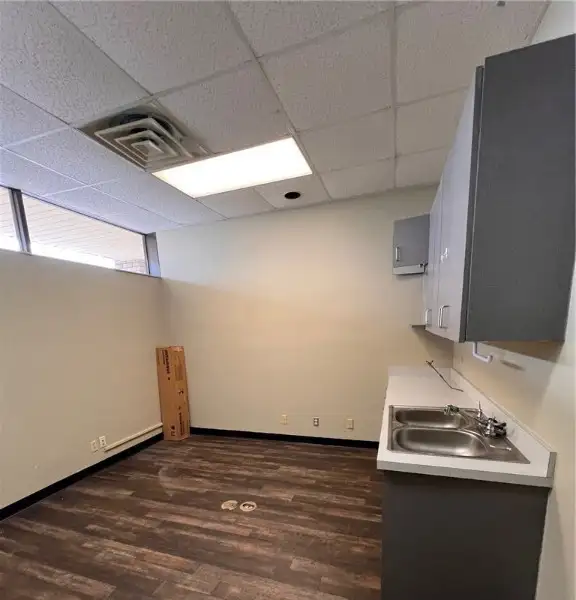 Commercial Space for Lease - Former Dental Clinic, $18/sf + Cam, Prime Location