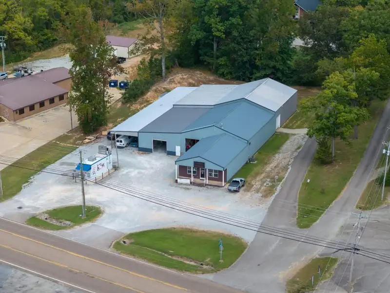 Large Commercial Building with Highway Frontage in Parsons, Tn - 15,000+ Sq Ft