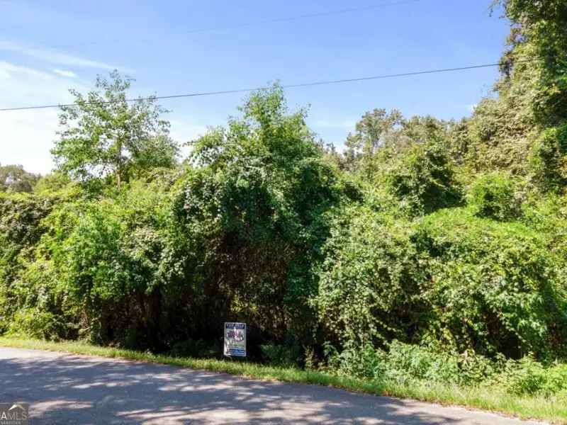 9,000 Sqft Industrial Building on 1.03 Acres in St. Marys, Ga