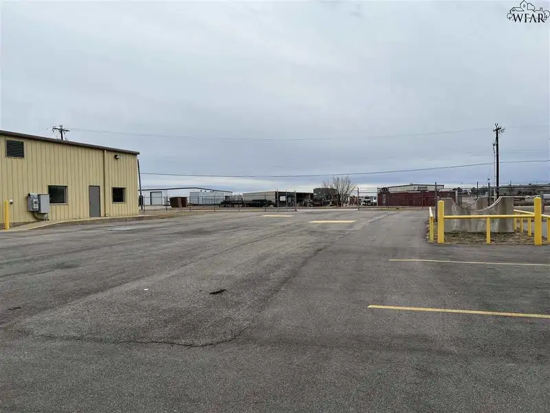 Warehouse Space with Offices and Loading Docks on 1.5 Acres, Convenient Location