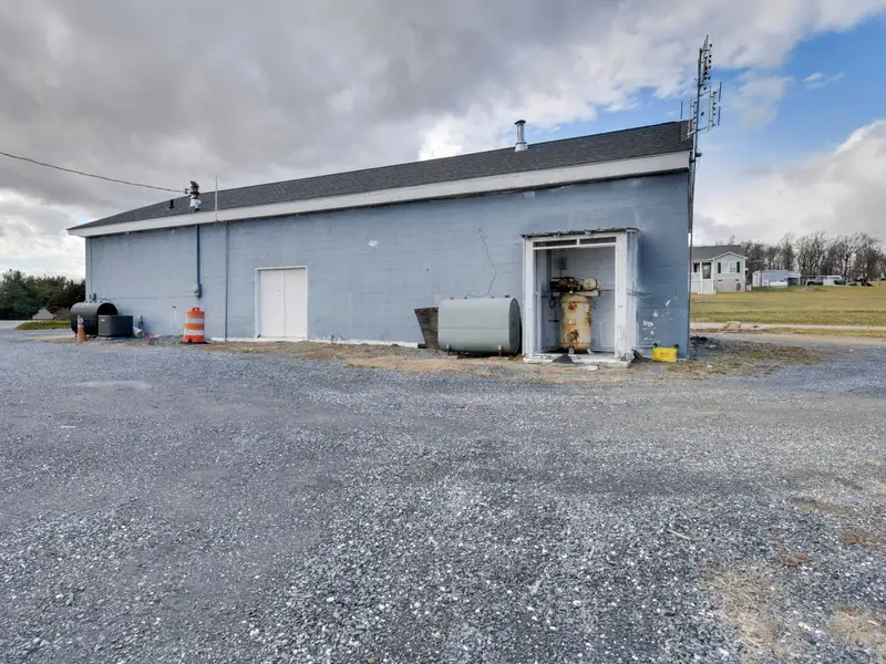 Versatile Commercial Space with Garage Bays and Office in Augusta County