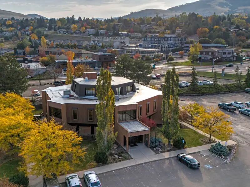 Upgraded Commercial Building in South Hills of Missoula with Diverse Tenants and Cash Flow