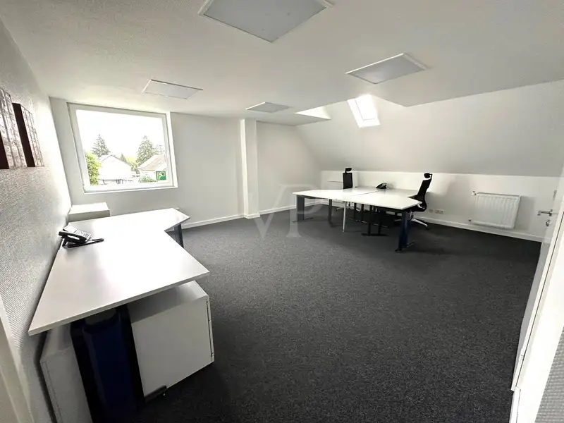 Modernized Historic Office Building Near Clinics in Lüdenscheid with Flexible Spaces and Parking
