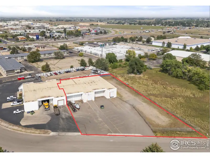 10,525 Sf Commercial Warehouse for Rent in Concrete Tilt-up Industrial Building