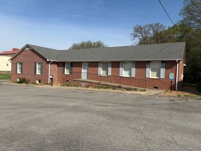 Versatile 2352 Sq. Ft. Brick Ranch Office Building in Virginia with Ample Parking