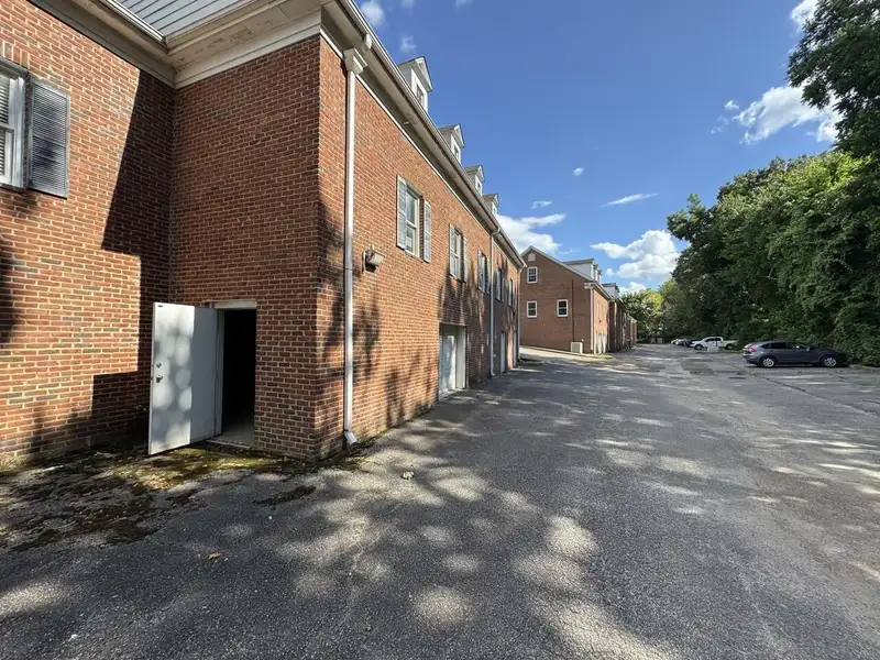 Ground-level Office/retail Condo in Prime Germantown Location on Merchants Row