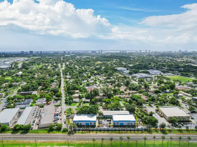 10,000 Sq Ft Warehouse Space for Lease in Pompano Beach, B-4 Commercial Zoning