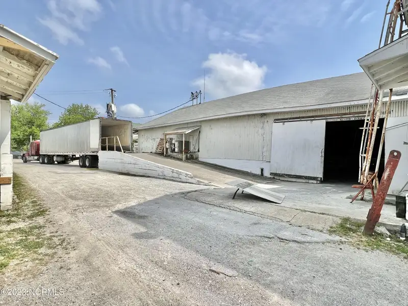 Prime Waterfront Mu-1 Development Opportunity in Historic Oriental, Nc with Deepwater Dockage