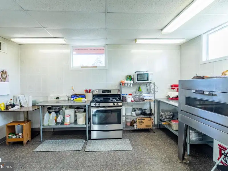 Established Restaurant with Commercial Kitchen and 120+ Seating in Hardy County