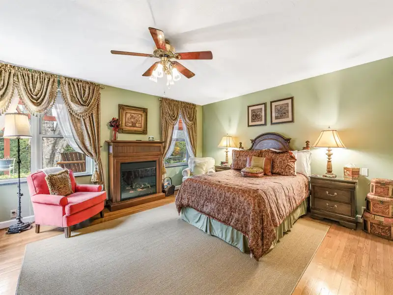 Ranch-style Estate Near Waynesville Inn, 5br/6.5ba, Ideal for Boutique Hospitality or Residence
