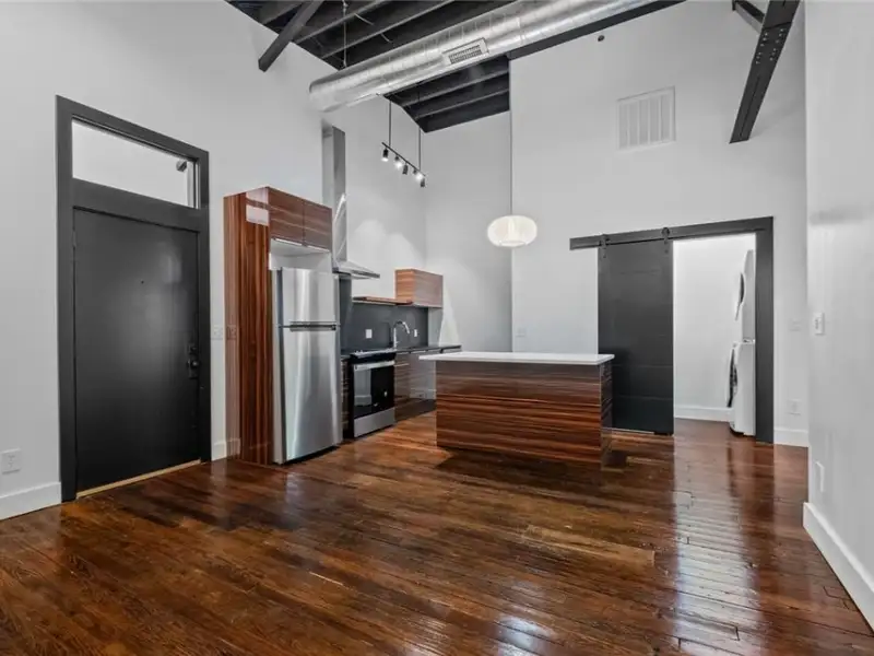 Mixed-use Commercial Property with Retail Space and Renovated Apartments in Downtown Joplin