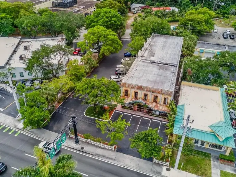 Versatile B-hc Zoned Commercial Property with Office and Retail Space
