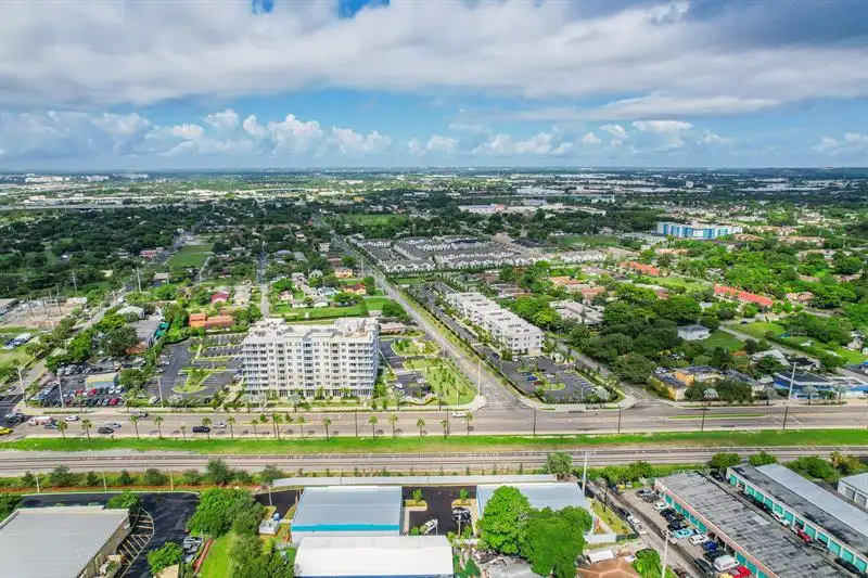 10,000 Sq Ft Warehouse Space for Lease in Pompano Beach, B-4 Commercial Zoning