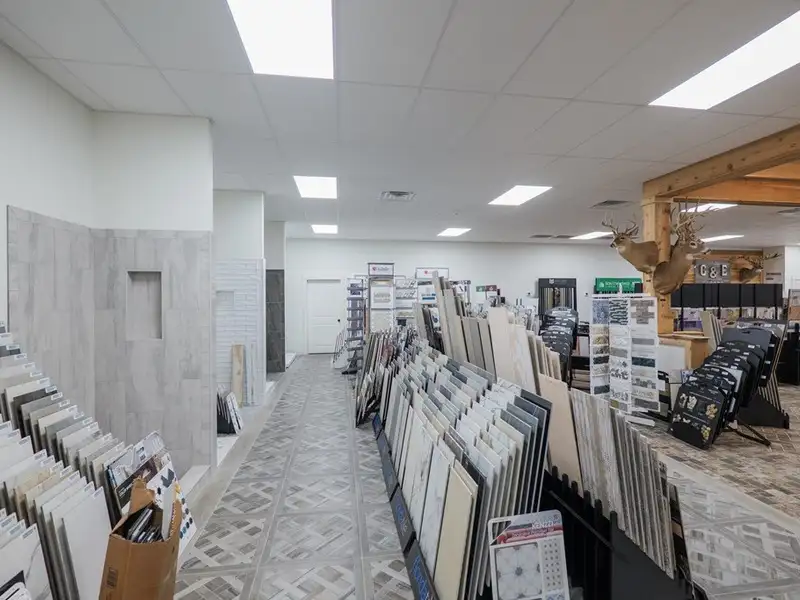 Versatile Commercial Property with Office, Showroom, and Warehouse in Lowndes County