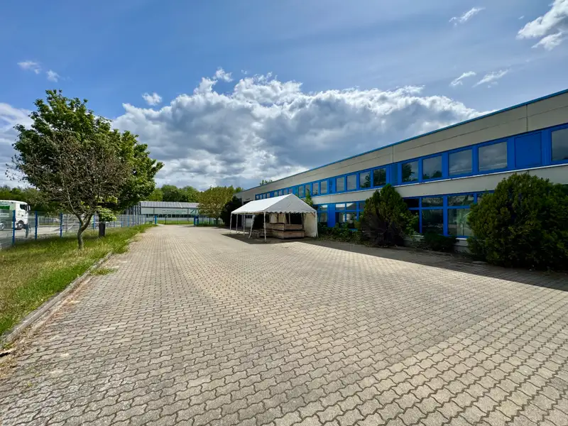 Versatile Commercial Property for Sale: 6,604 M² with Production Halls and Office Space