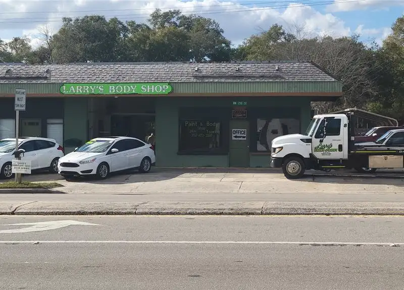 Auto Body Shop with Offices and Garage on Us Hwy 41 in Newberry