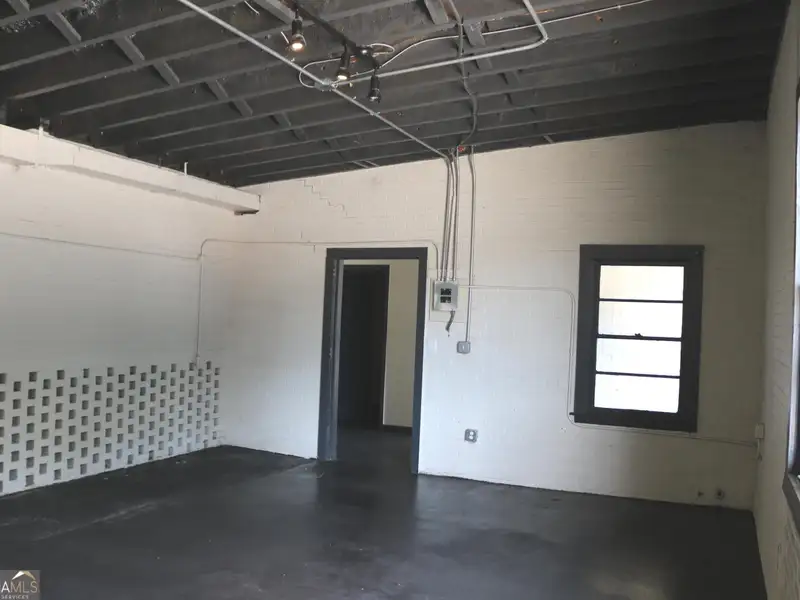 Commercial Building with Private Parking in Central Rome, Adaptable Open Floorplan