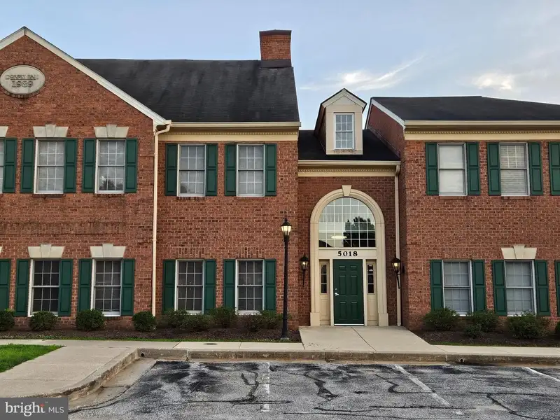 First-floor Commercial Office Suite in Desirable Ellicott City Location