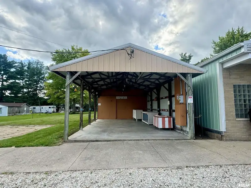 Commercial Property with Pole Barn and Two Lots in Scenic Drive Location