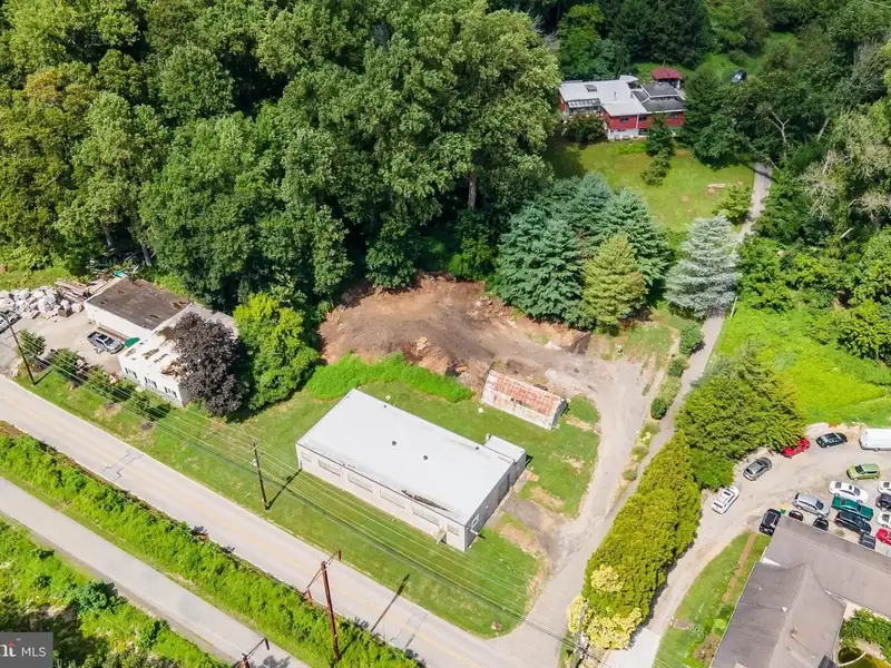 Spacious Warehouse with Reception Area and Off-street Parking in Whitemarsh Township