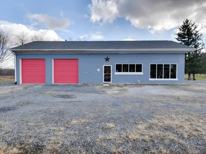 Versatile Commercial Space with Garage Bays and Office in Augusta County