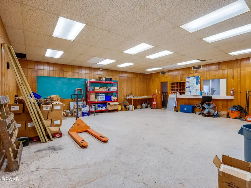 Former Post Office Commercial Building with Yard Space in Prime Location