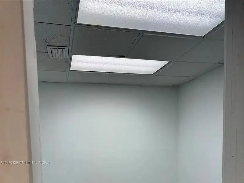 Prime Commercial Space in Wynwood, Steps from Wynwood Walls and High Pedestrian Traffic