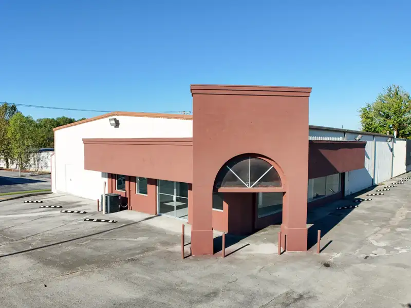 Versatile Commercial Property on Highway 25 N, Corbin with Showroom and Office Spaces