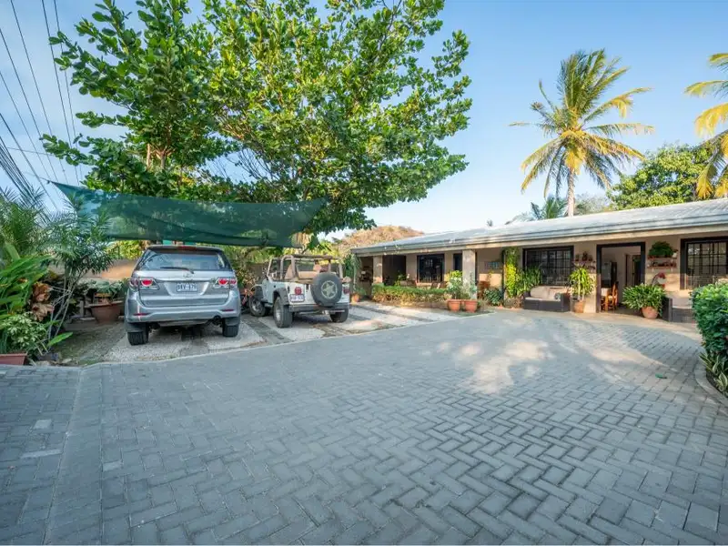 Centrally Located Guest House Apartments in Flamingo Beach, Costa Rica