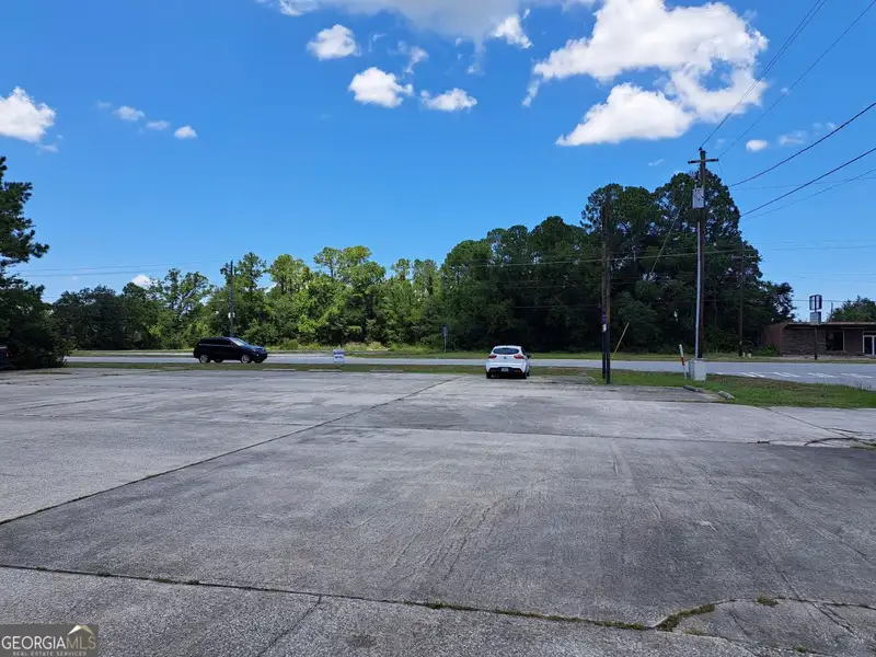 Commercial Income Property on Highway 40 in St. Marys, Ga - 3 Units, 4440 Sq Ft