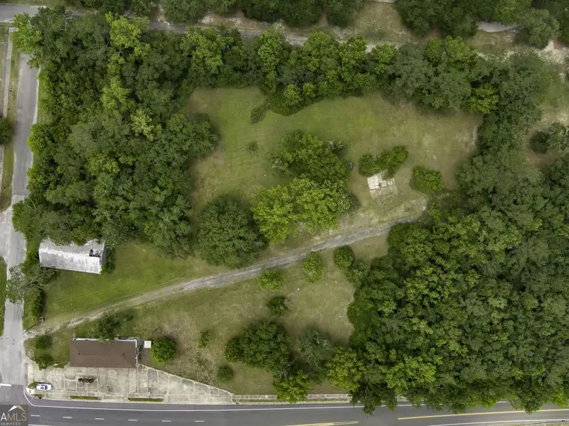 4-acre Commercial Property with Antique Shop and Warehouse on Us Hwy 17, Woodbine